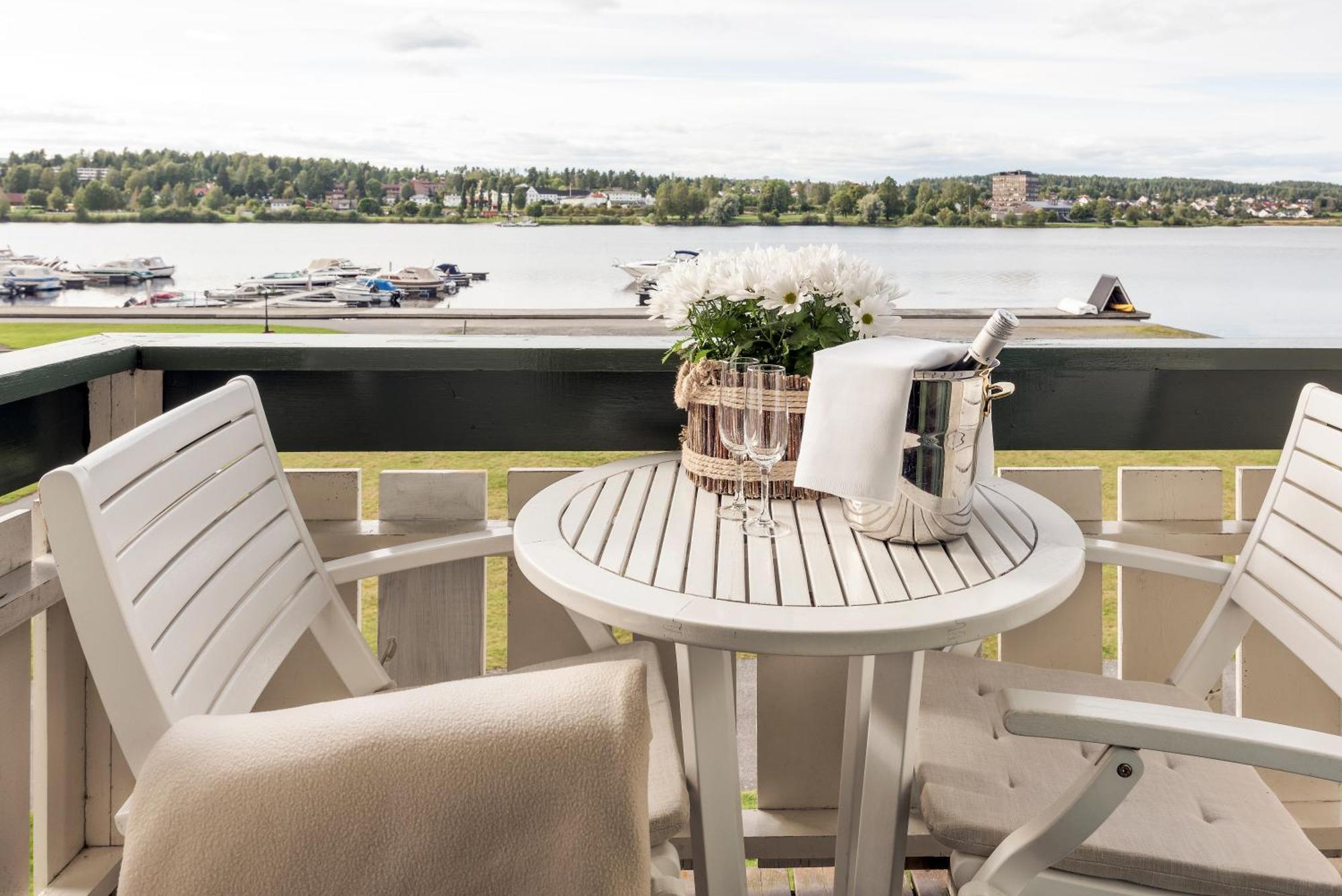 Tyrifjord Hotell Викерсунд Экстерьер фото